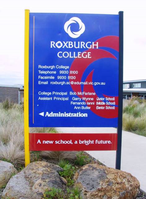 Thinking site sign, Roxburgh College